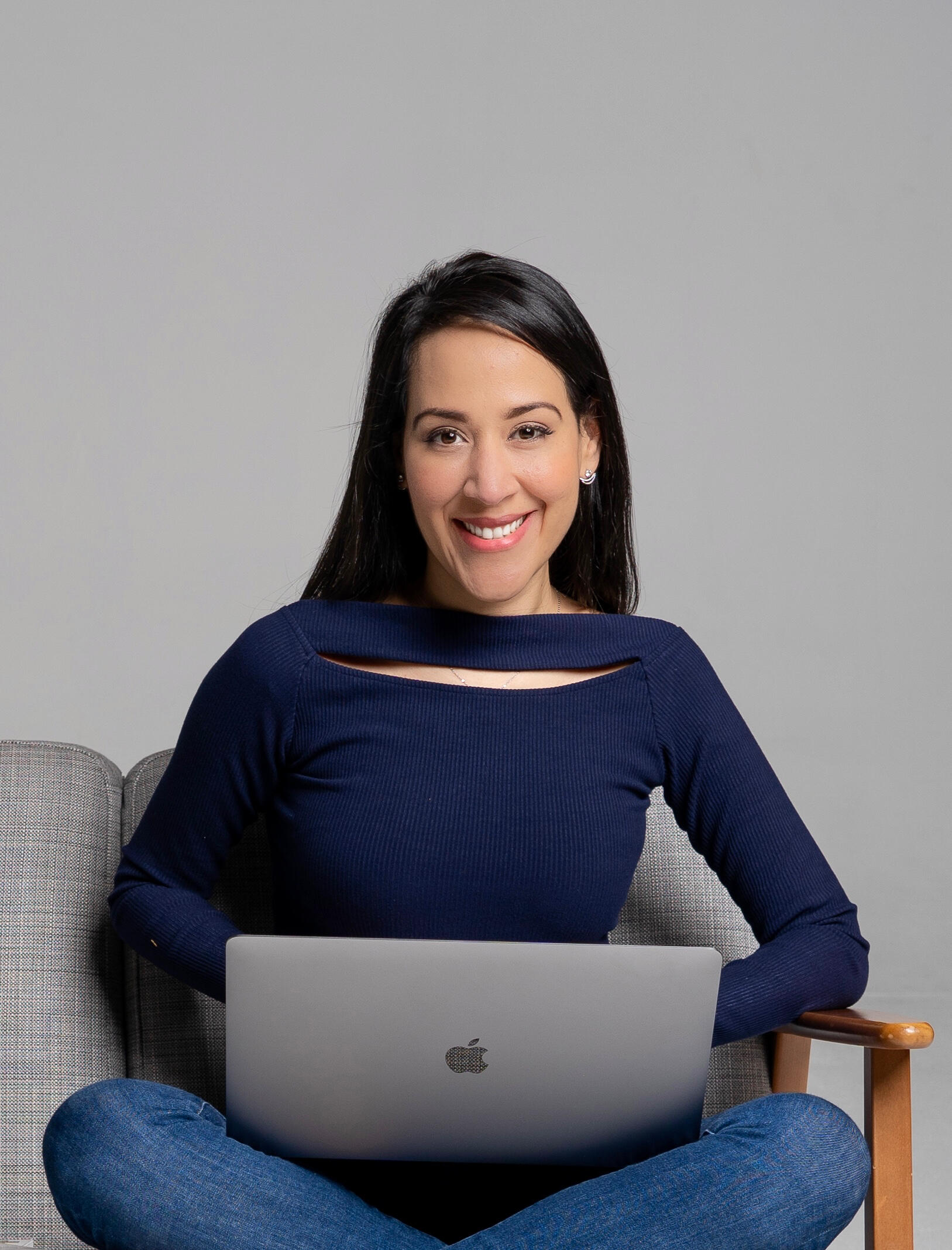 Un poco de mi vida, mis experiencias y de qué me motiva el día de hoy a ayudar a las personas a elevar su calidad de vida transformando sus espacios en ambientes que inspiren bienestar.